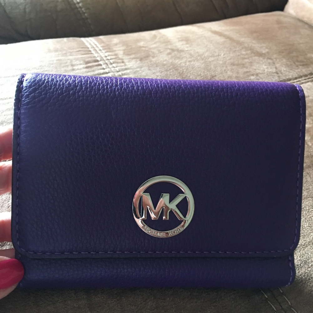 Michael kors wallet